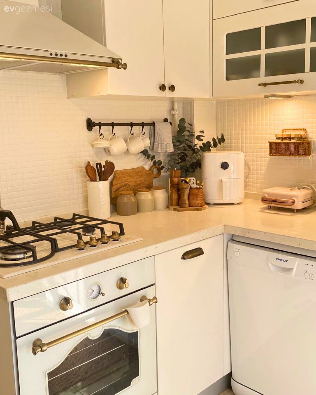 Mutfak, Country mutfak, Beyaz, Ankastre, Mutfak tezgahı, Mutfak tezgah arası, Davlumbaz