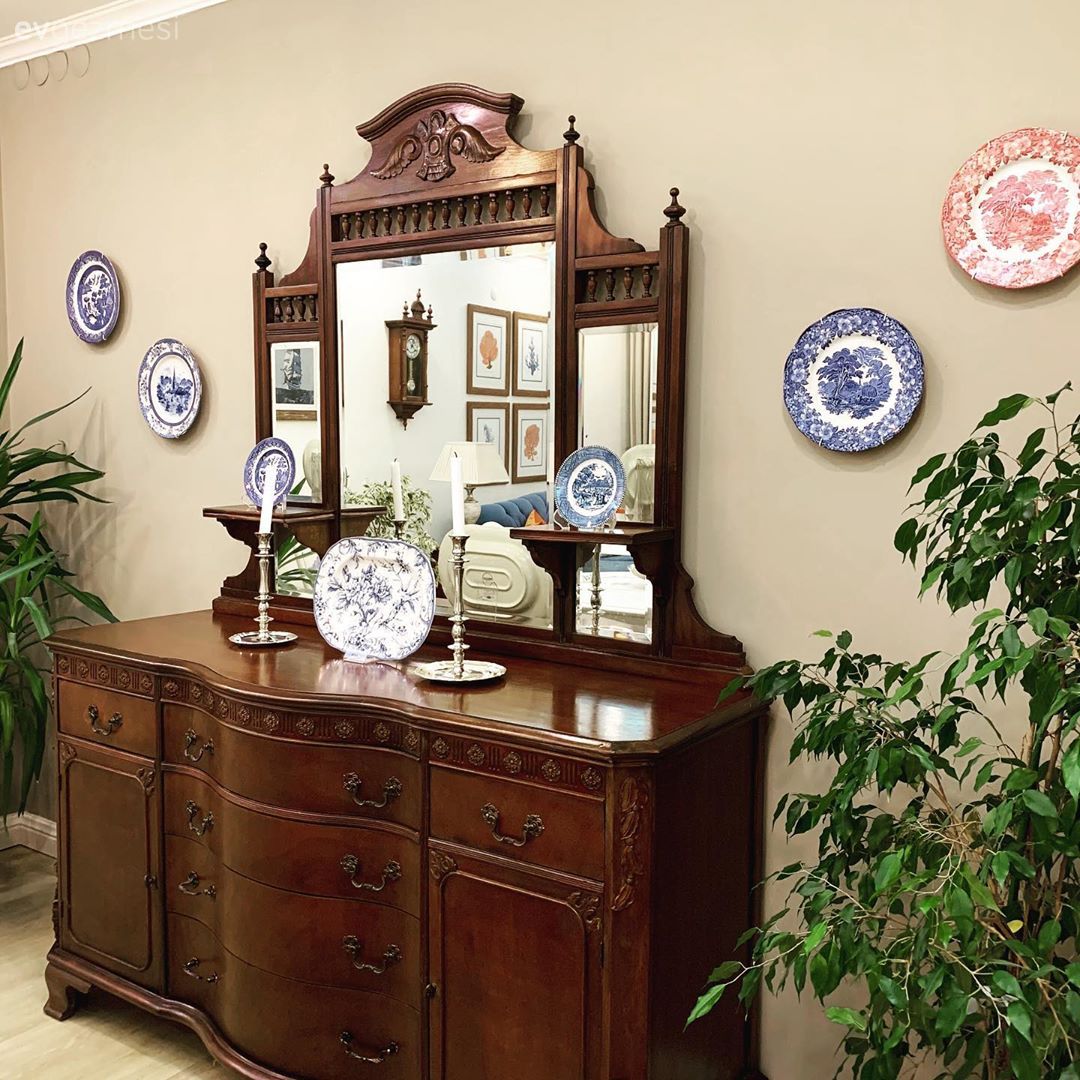 Konsol, Konsol üzeri dekoratif objeleri, Masif ahşap, Duvar dekorasyonu, Şamdan, Ev Aksesuar, Ev bitkisi, Ayna, Oymalı mobilya