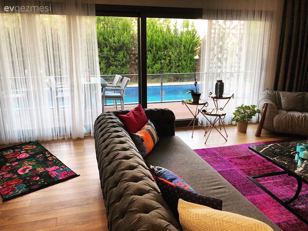 Bu İzmir Evinin İçinde Canlı Renkler Nöbetleşe Çalışıyor!