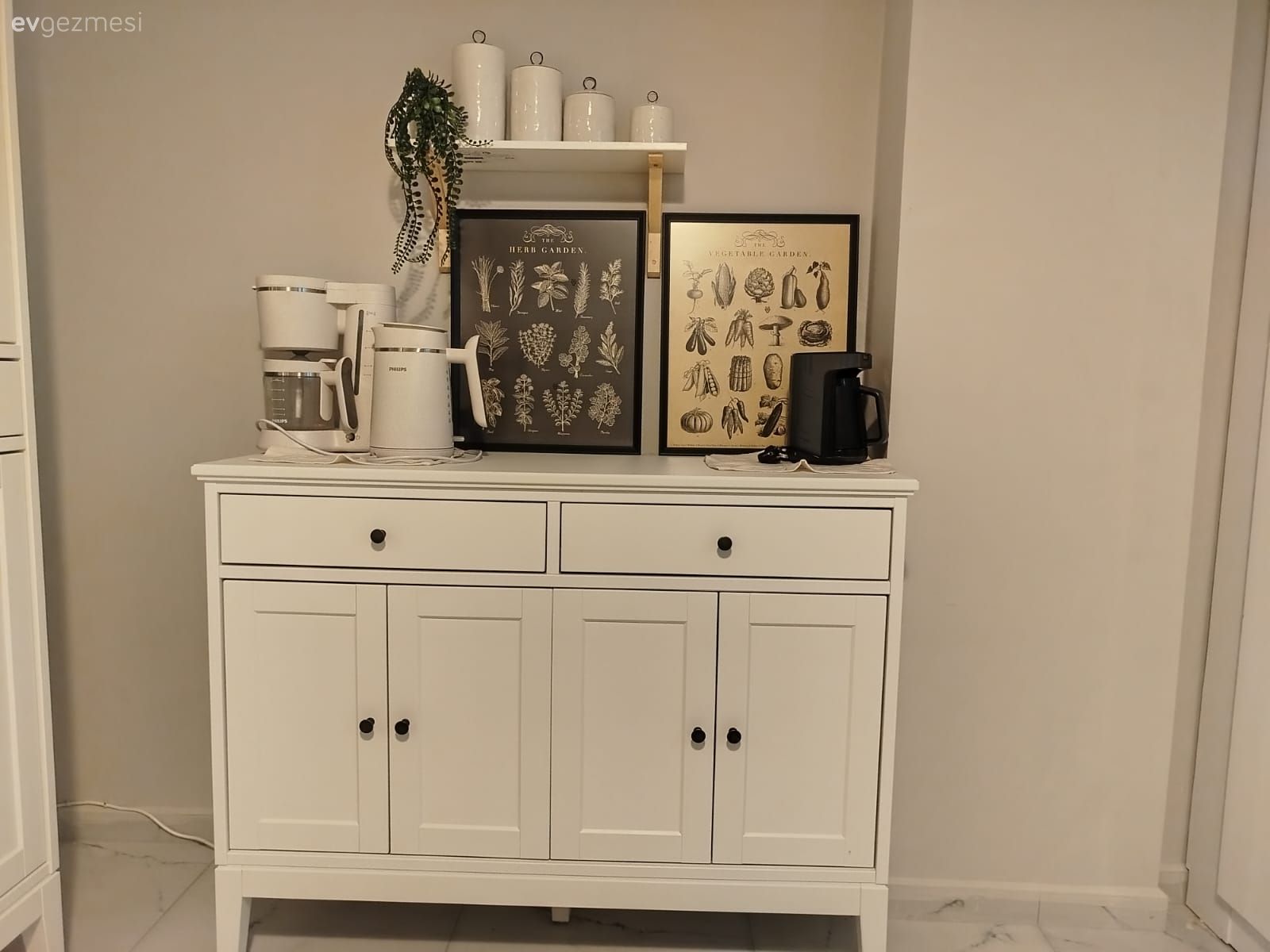 Beyaz, Kahve köşesi