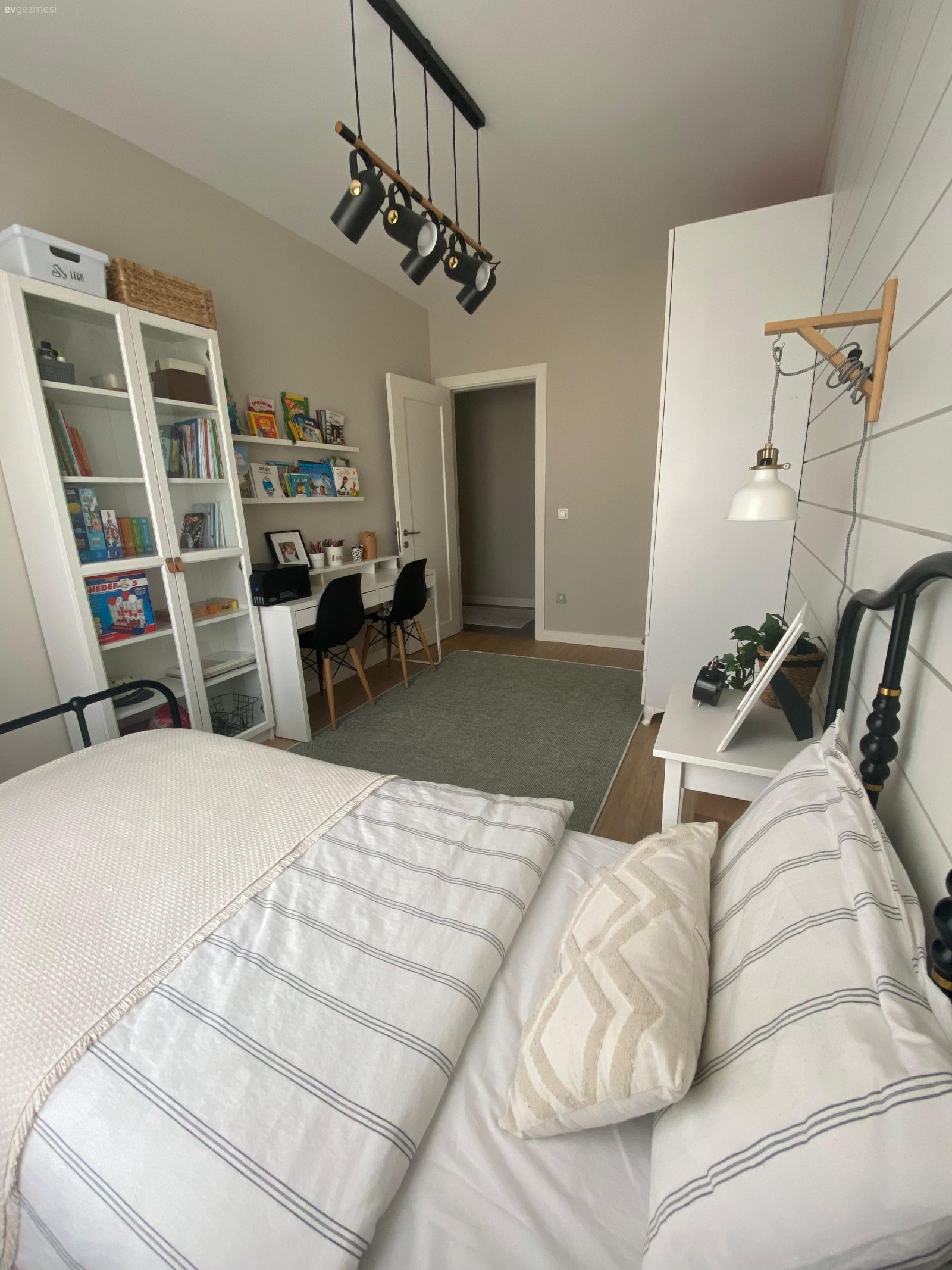 Öncesi&Sonrası: Değişimi Çok Seven Bu Evde Duvarlar Hep Hareketli!