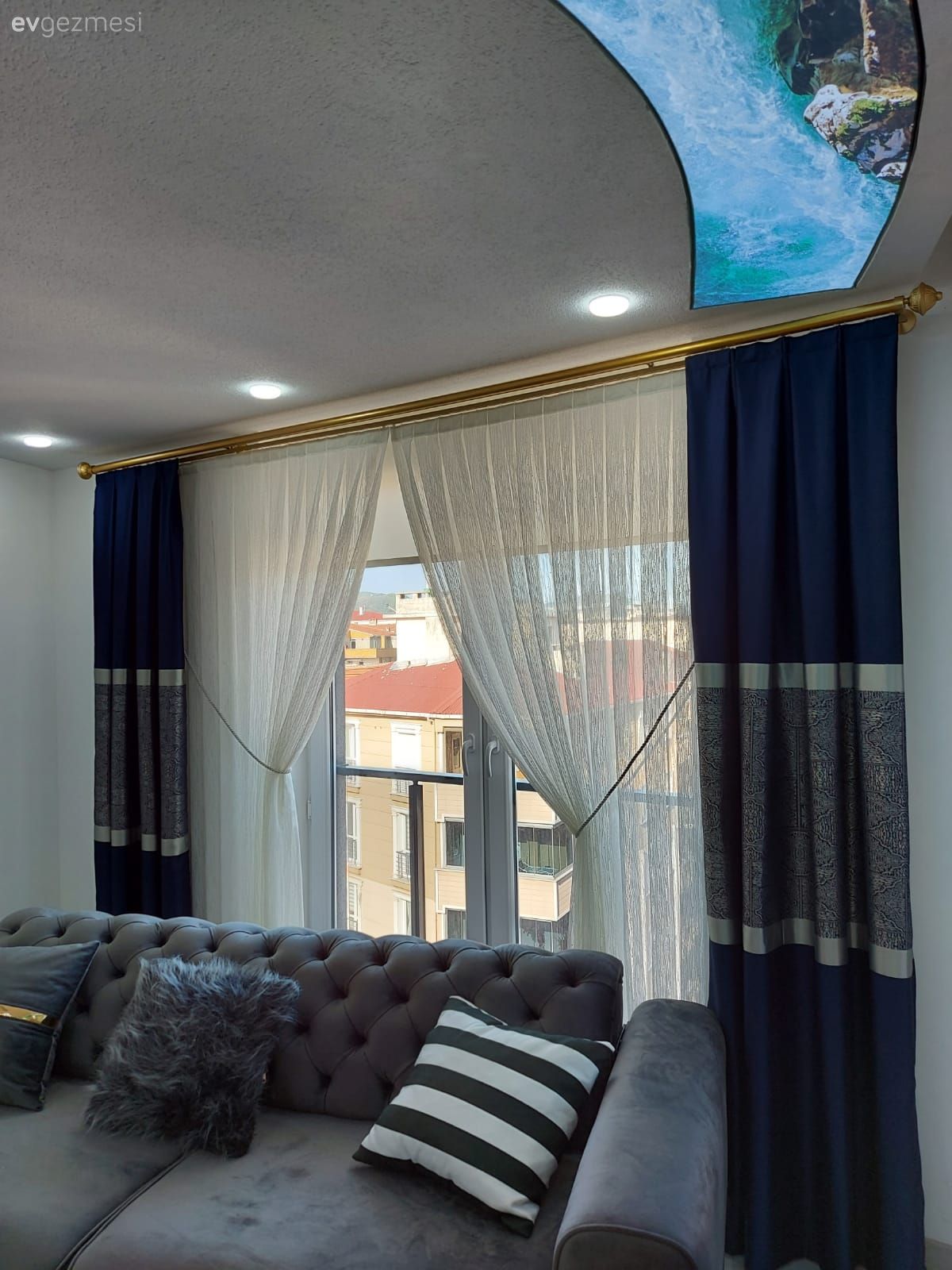 Altın Detayları Çok Seven Bu Sinop Evinde Tavanların Da Dili Var!