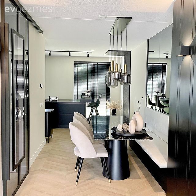 Modern, Beyaz, Siyah, Bank, Sandalye, Yemek masası, Avize, Aydınlatma, Salon avizesi, Ayna, Dekoratif Objeler, Parke, Aplik