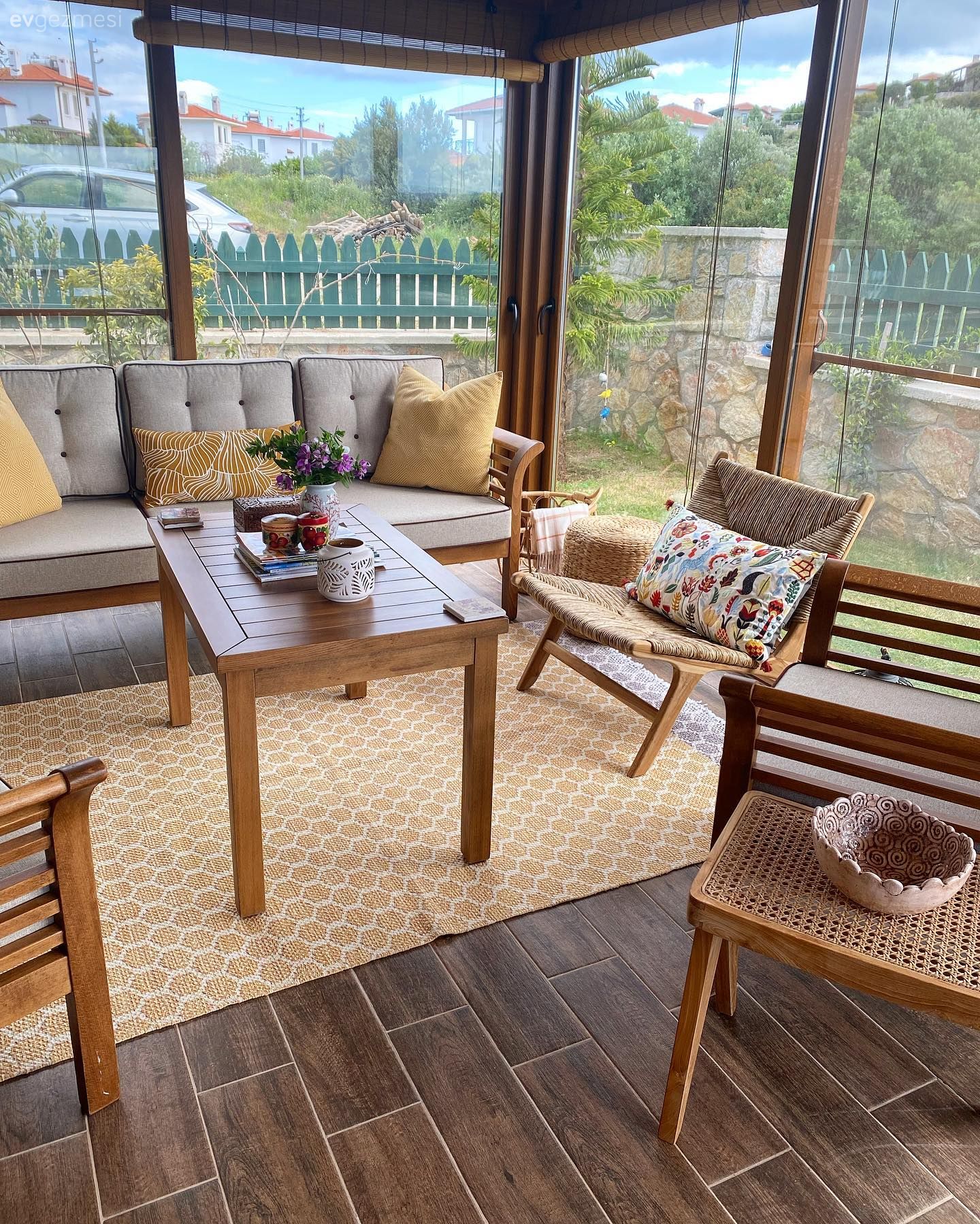 Bu Ahşap Kış Bahçesi Taşlarıyla Datça'nın Ruhuna Uygun!