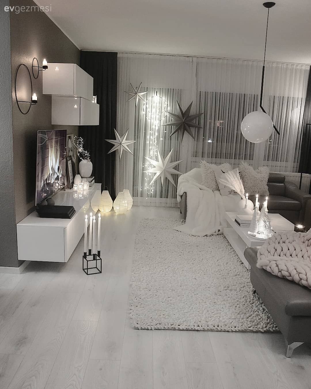 Ev Gezmesi: Bu Şık Dekorun Mottosu Mutluluk!