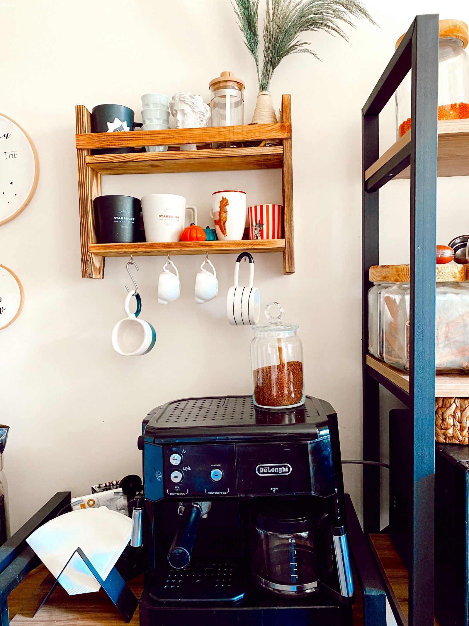 Bu İstanbul Evinde Sıcaklık Kaynağı Birçok Obje Var!