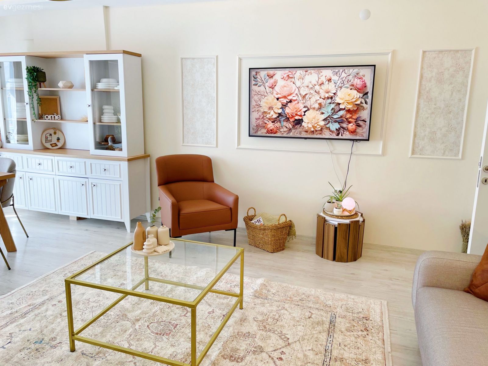 Berjer, Turuncu, Cam orta sehpa, Orta sehpa, Halı, Salon halısı, Duvar dekorasyonu, Puf