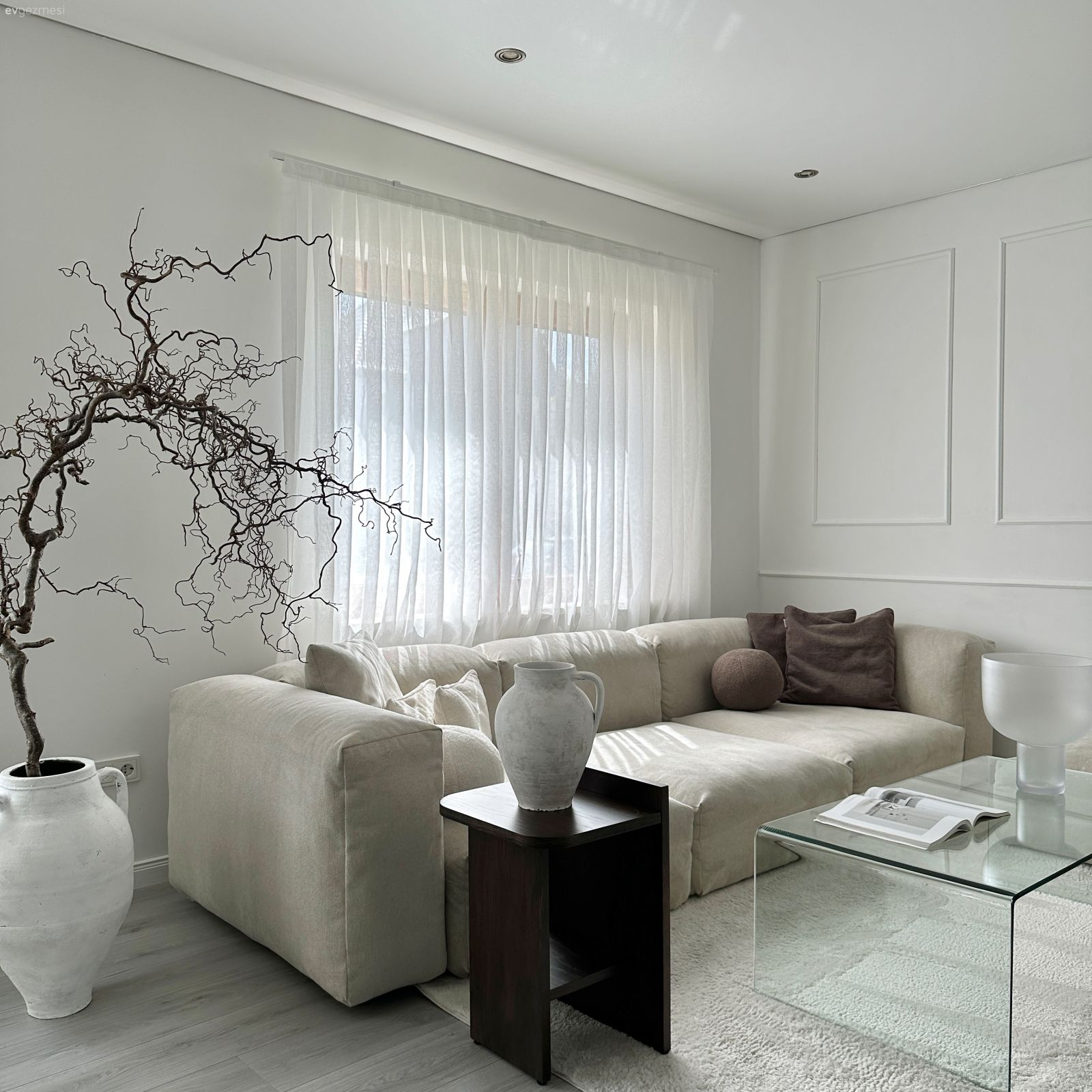 Büyük Boyutlu Objeler Bu Evin Karakterini Ortaya Çıkarmış