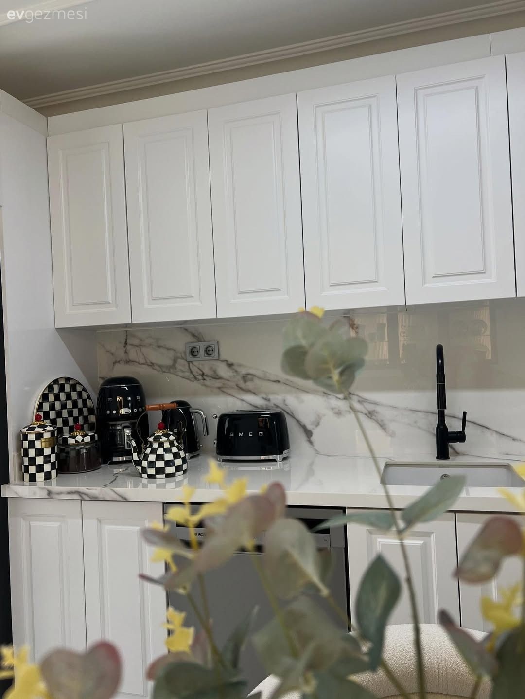 Koridor Tipi Bu Mutfağın Her Köşesine Bir Dolap Gelmiş