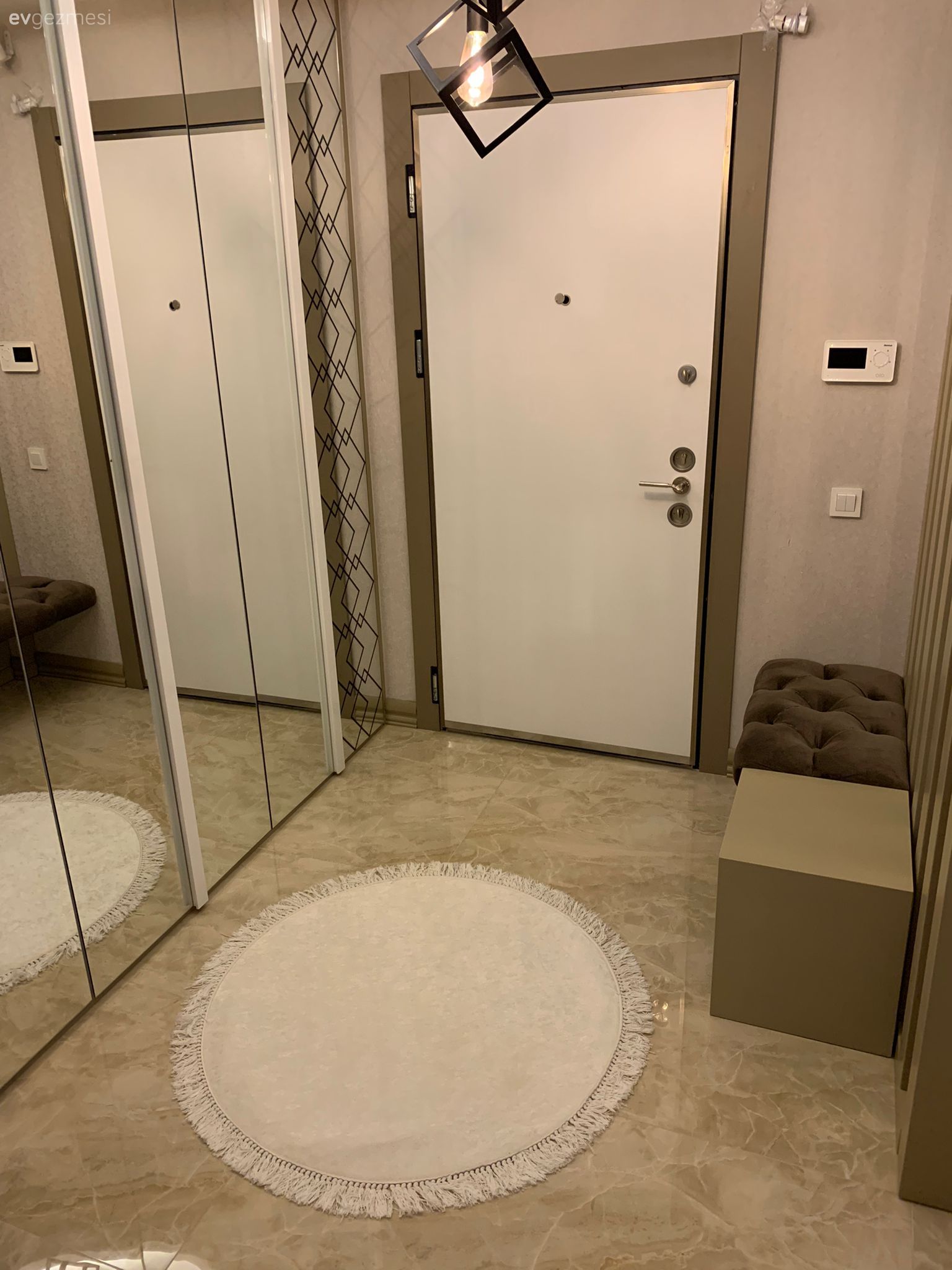 Antre, Art deko, Vizon, Beyaz, Ayna kapaklı dolap, Ayna, Avize, Aydınlatma