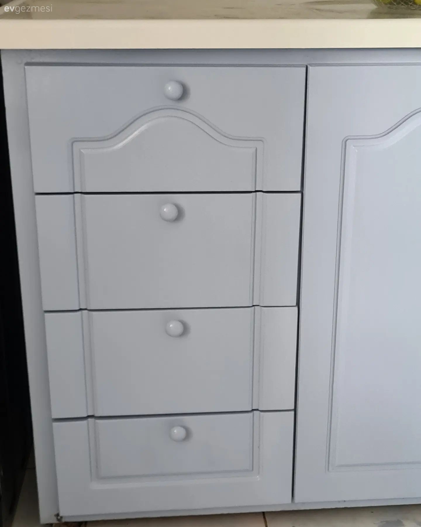 Öncesi&Sonrası: 23 Yıllık Dolaplar Şimdi Yeni Gibi Duruyor!