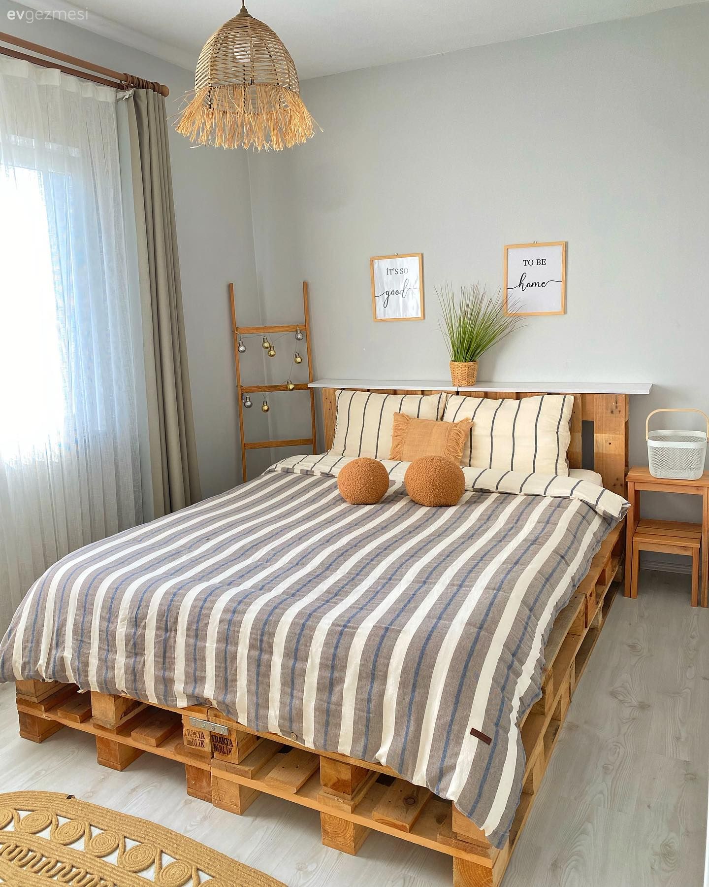 Küçük Yatak Odasında Ferahlık Hissi Sağlayan 10 Basit Dokunuş