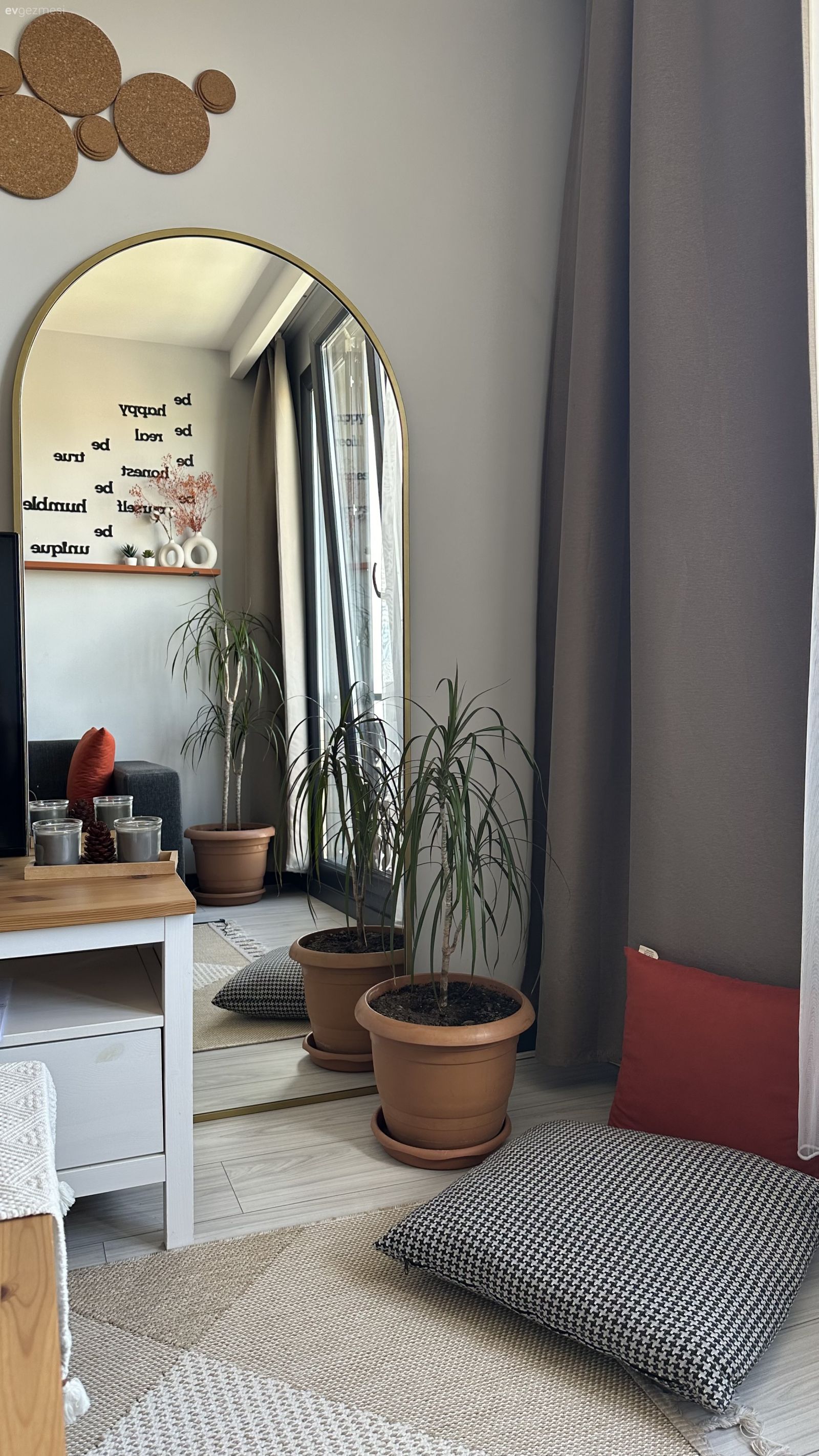 Gri, Turuncu, Boy aynası, Ayna, Hasır, Dekoratif Objeler, Tv ünitesi, Tv ünitesi aksesuarları, Ev Aksesuar