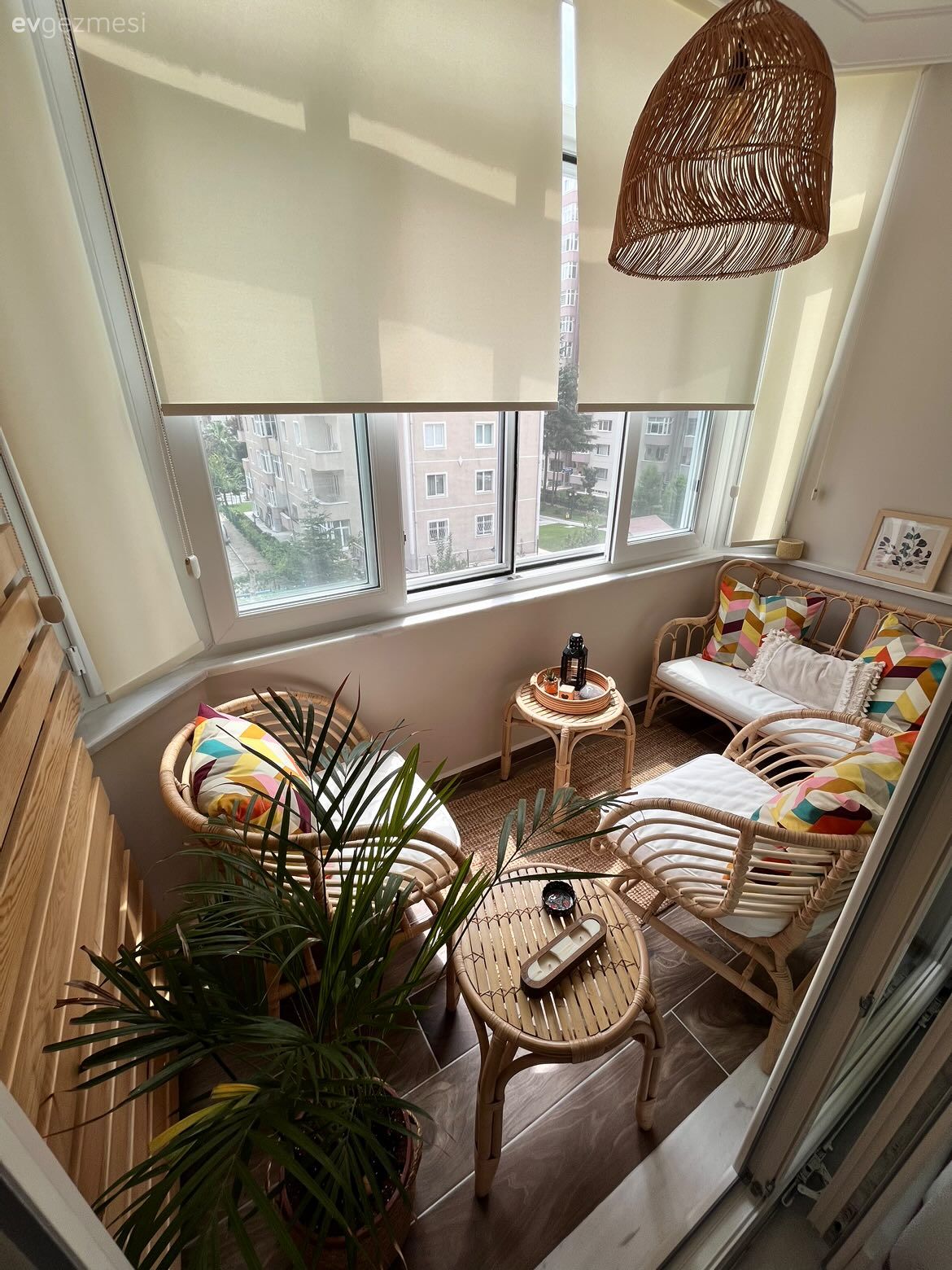 Bu İstanbul Evinde Uyumlu Renk Paleti Doğal Işıkla Aydınlatılmış!