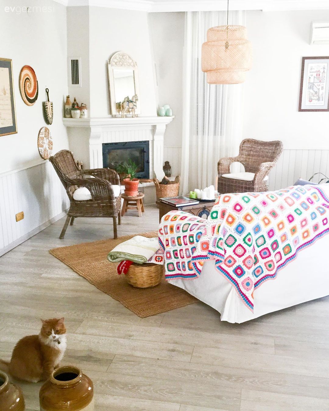 Bu İzmir Evinin Vazgeçilmezleri Renkler ve Desenler!