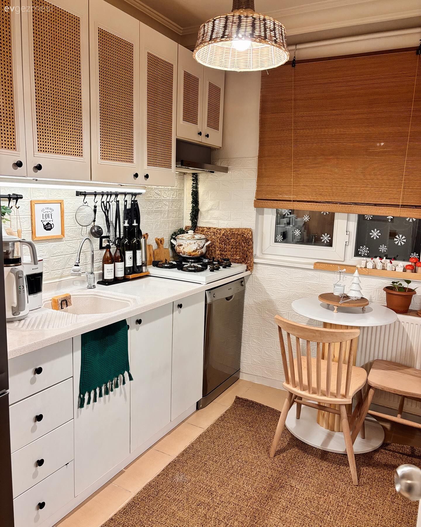 Bu İstanbul Evinde Sıcaklık Ayarı Bir Hayli Yüksek!