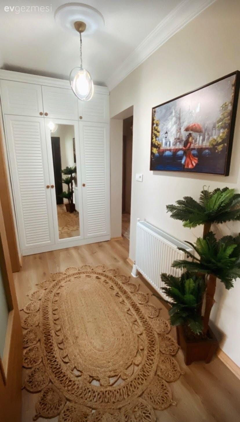 Antre, Beyaz, Krem, Vestiyer, Tablo, Duvar dekorasyonu, Saksı, Ev bitkisi, Jüt halı, Halı, Avize, Aydınlatma