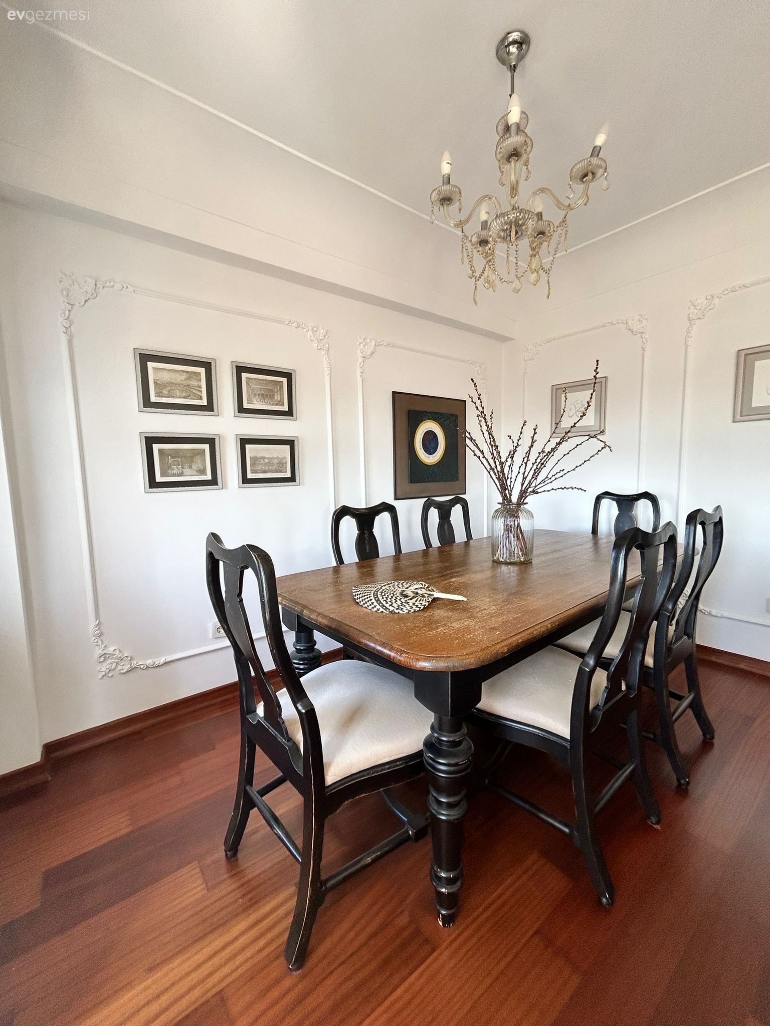 Denize Komşu Bu Dubleks Evde Özenli Detaylar Göze Çarpıyor