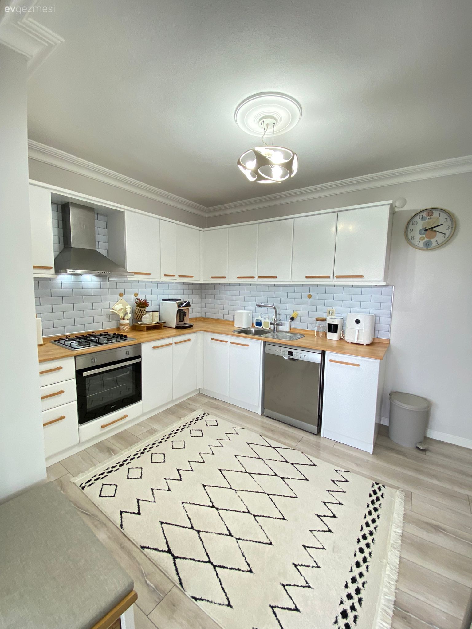 Yeni Mutfak Yaptırmaktan Daha Uygun Maliyete Yepyeni Bir Mutfak!