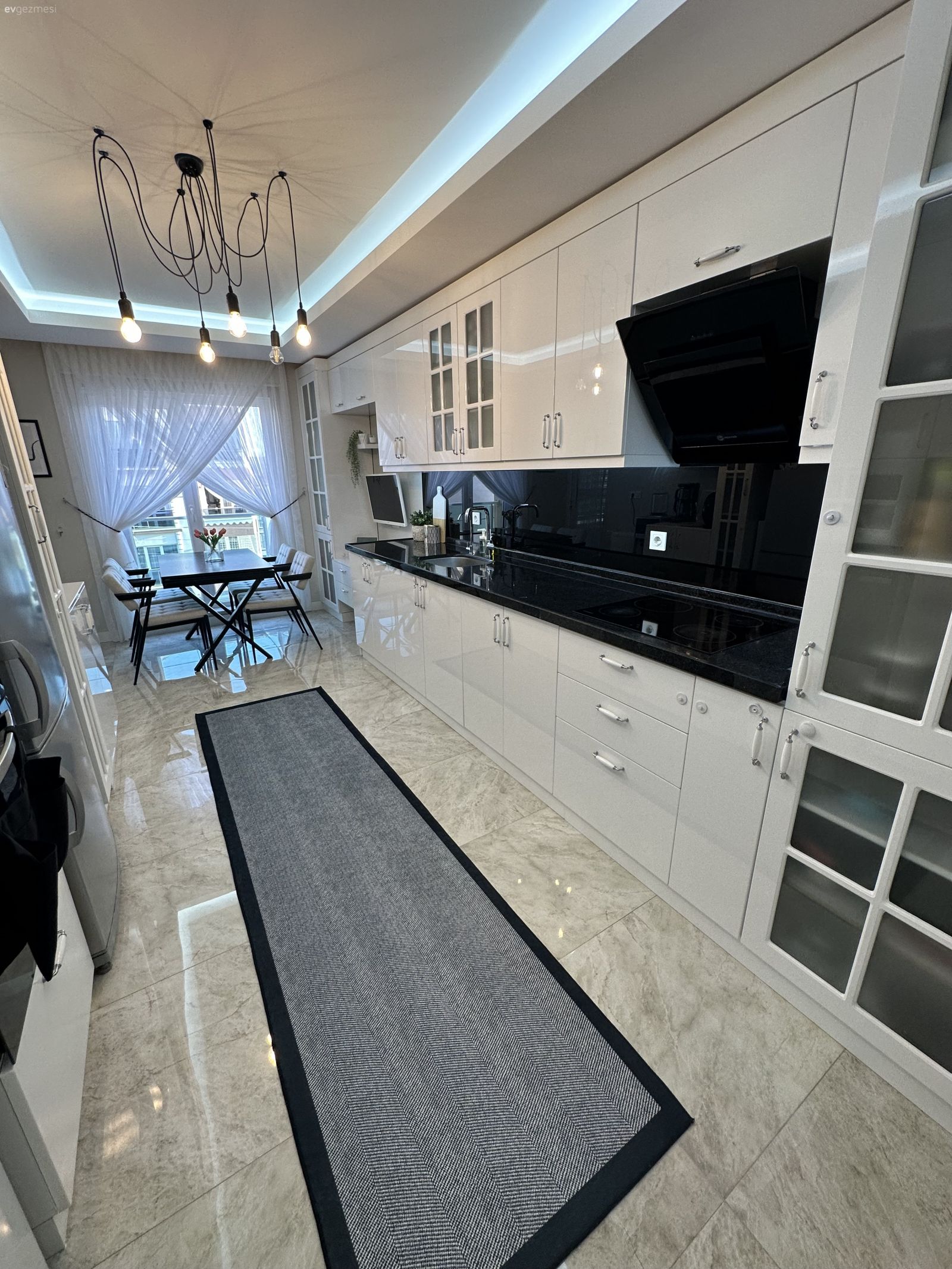 Bu Ankara Evinde Her Köşesi Akıllıca Değerlendirilmiş Bir Mutfak Var!