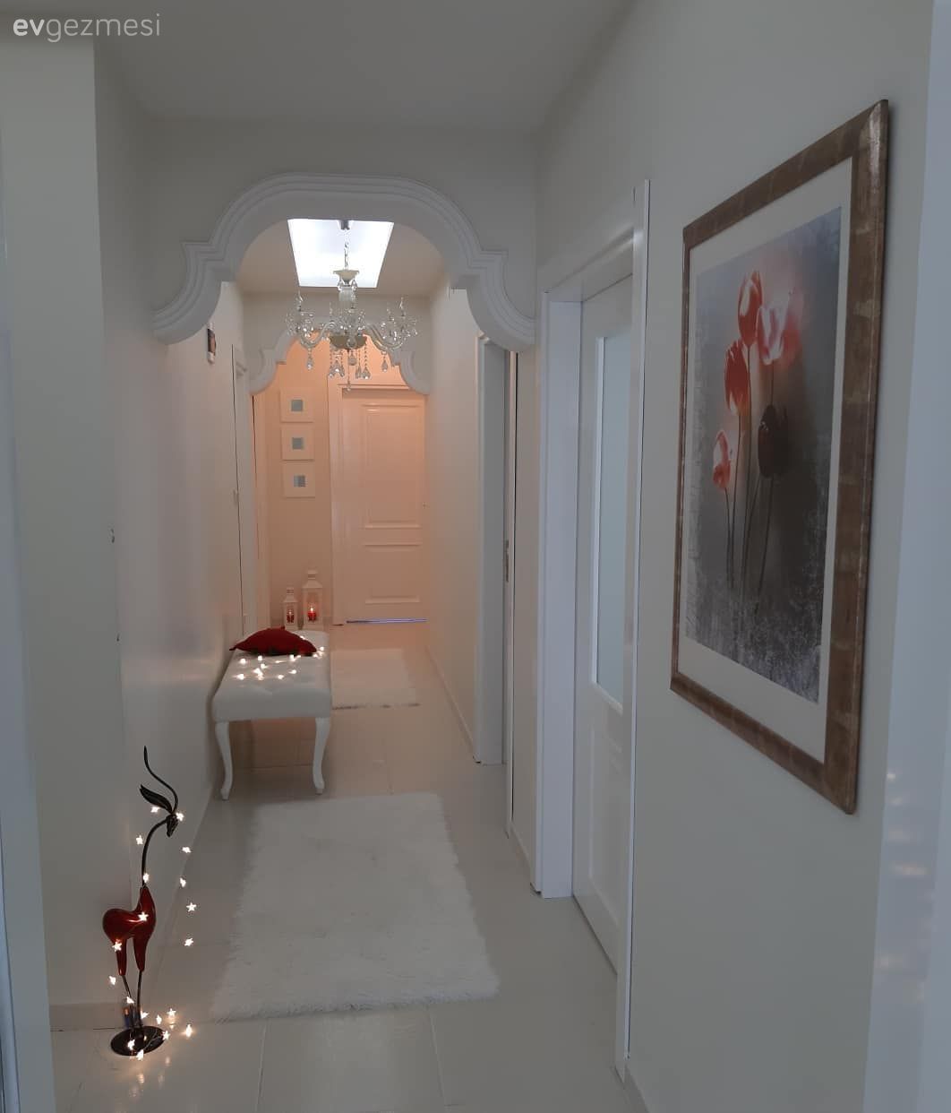 Bu Evde Bütün Kapılar Beyaz Renge Açılıyor!