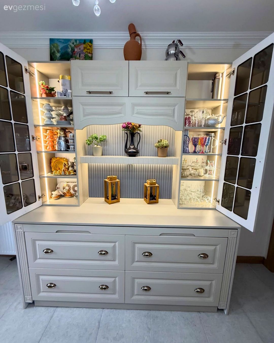Mutfak, Kahve köşesi, Beyaz, Krem, Bej, Mutfak aksesuarları, Cam kapaklı dolap, Shaker kapaklı dolaplar