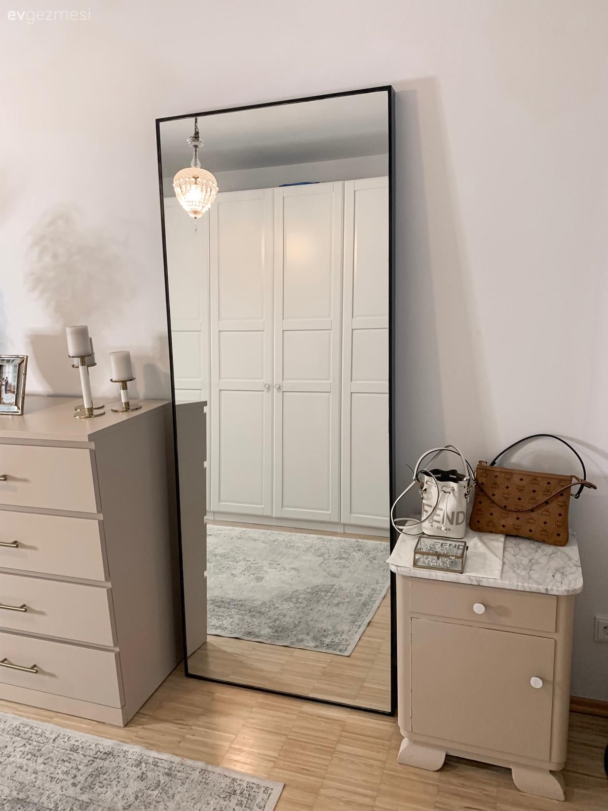 Açık Renk Tonlarına Karışan Ahşaplar Bu Evi Sıcacık Yapmış