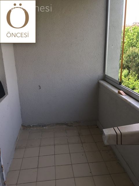 Öncesi&Sonrası: Düz Beton Bir Balkon Şimdi Günlük Güneşlik Bir Atölye