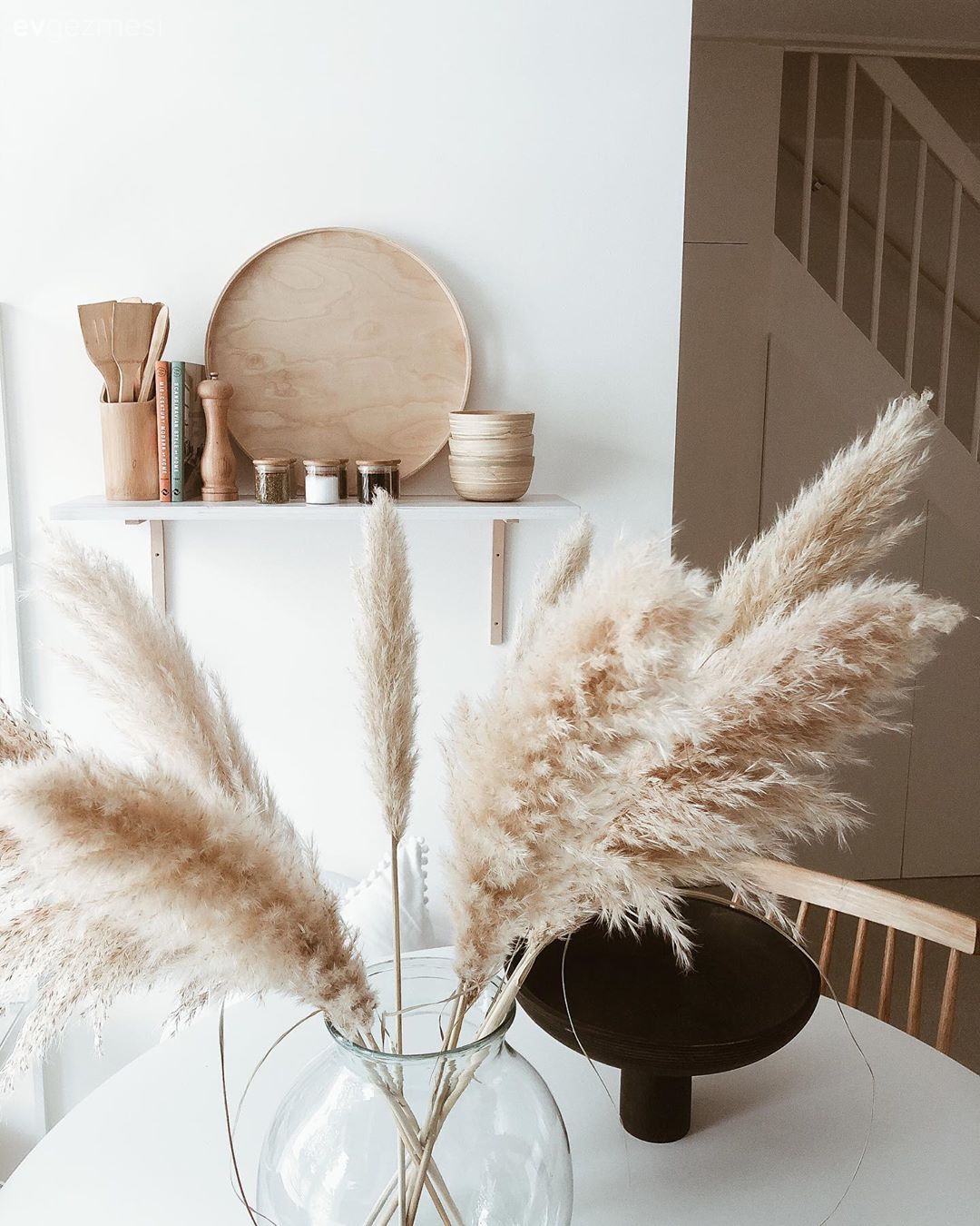 Mutfak masası, Vazo, Ev Aksesuar, Pampas otu, Duvar rafı, Duvar dekorasyonu