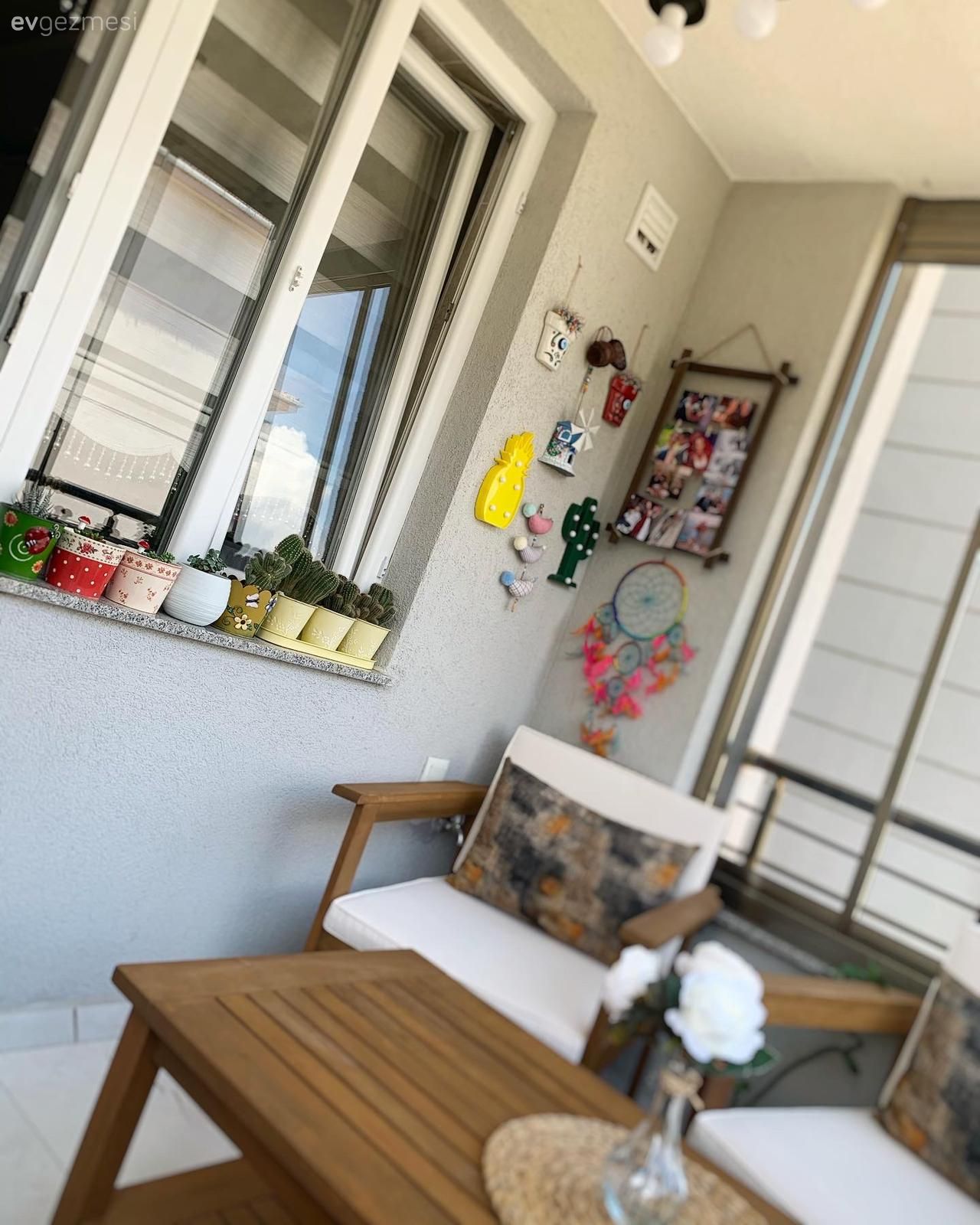 Balkon duvar dekorasyonu, Ahşap Mobilya, Beyaz, Kahverengi