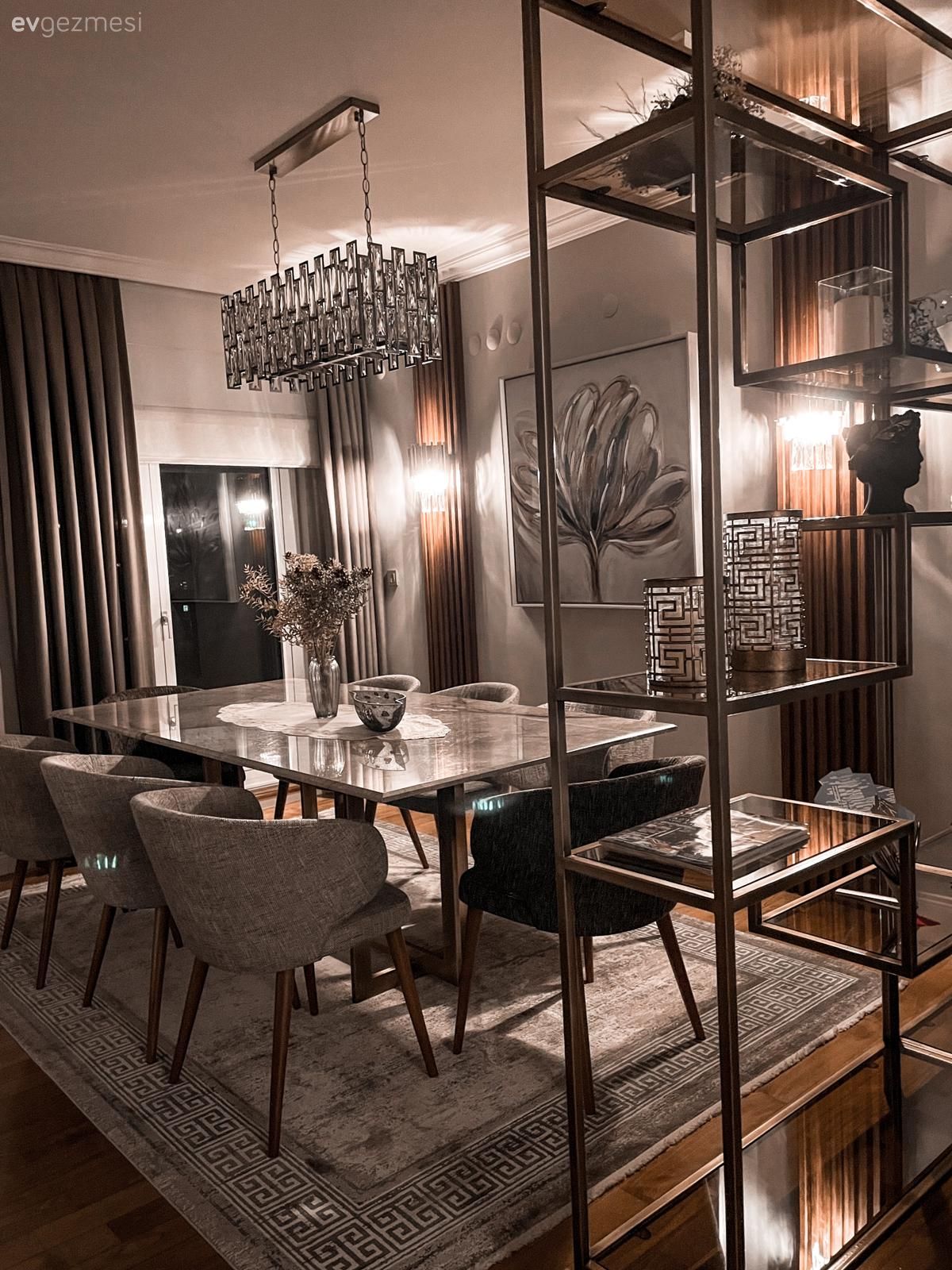 Bu Uyumlu Evde Duvarların Boş Durmasına Göz Yumulmamış