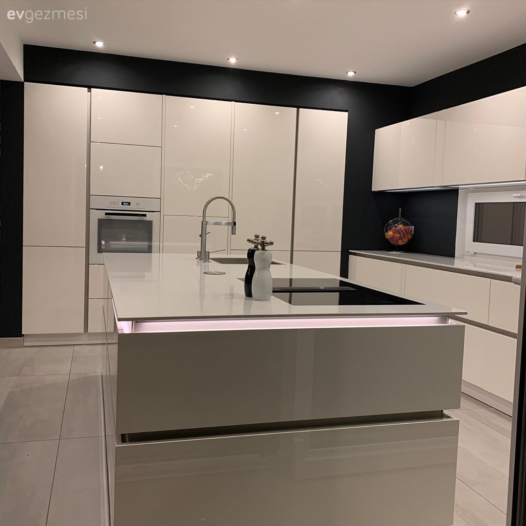 Ev Gezmesi: Endüstriyel Detayları İçine Alan Bir Dekor