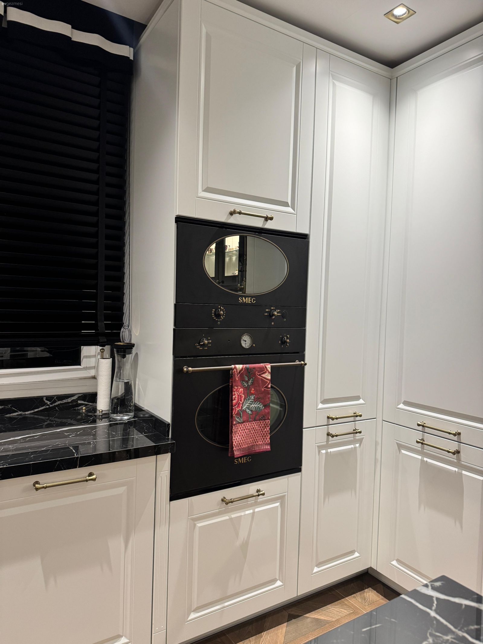 İddialı Tasarımlar ve Zamansızlık: İstanbul'dan Zarif Bir Ev