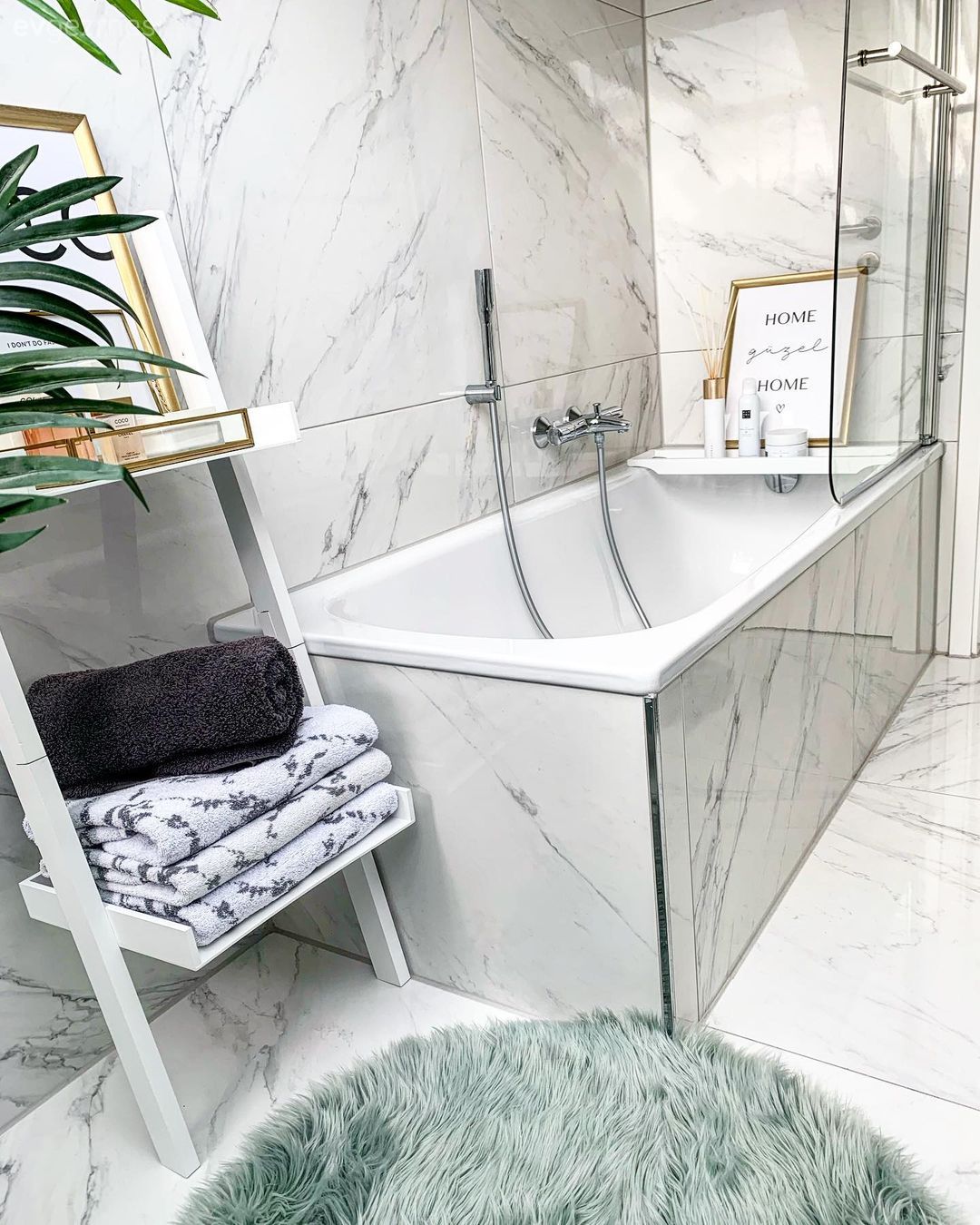 Ebeveyn banyosu, Beyaz, Küvet, Banyo, Banyo rafı, Banyo paspası