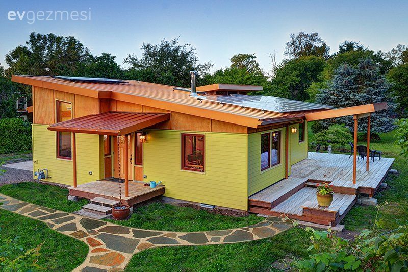 Kır Evi Ruhunu Yaşatan Eğik Çatılı 74 M2'lik Ahşap Ev!