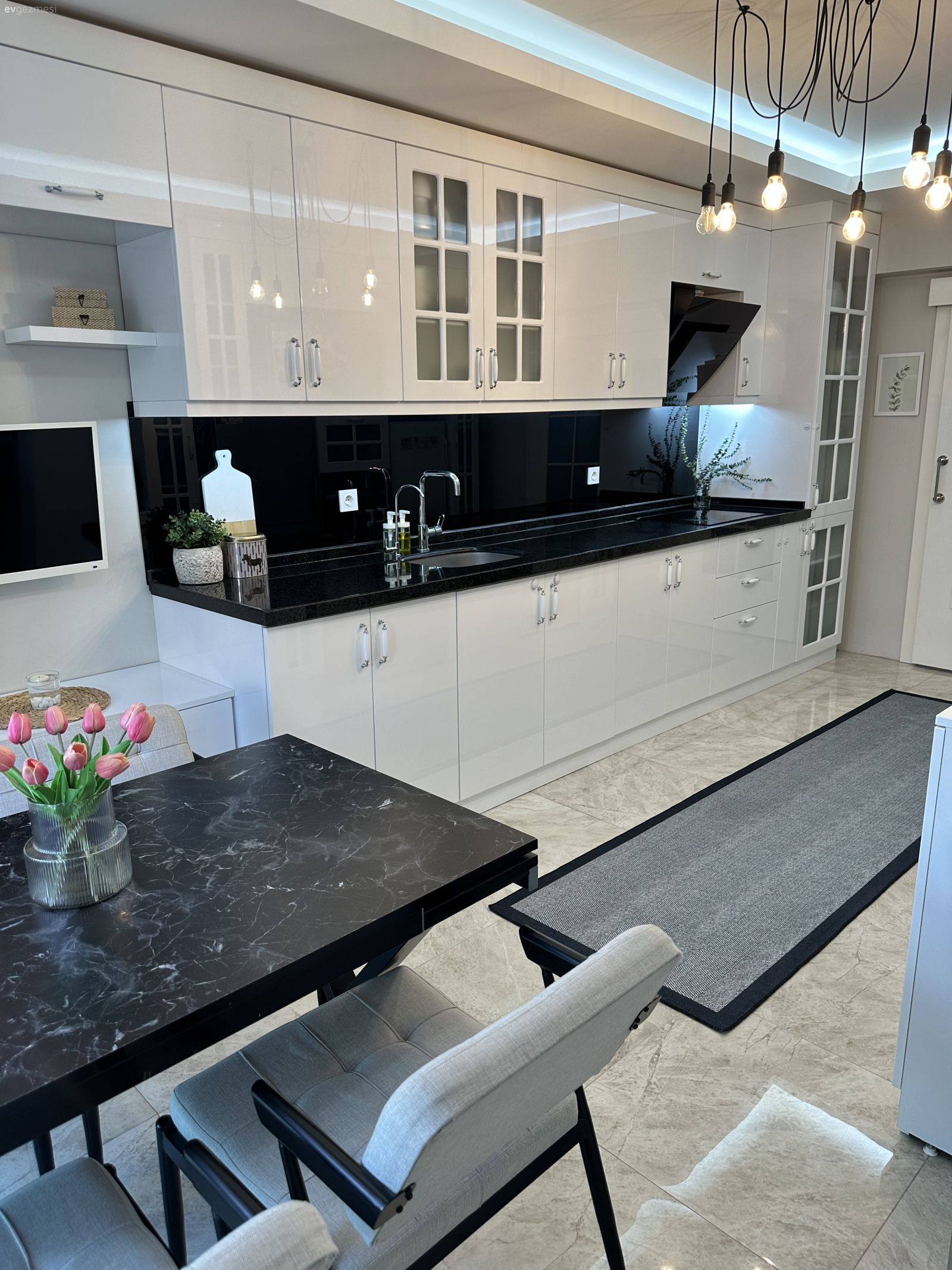 Bu Ankara Evinde Her Köşesi Akıllıca Değerlendirilmiş Bir Mutfak Var!