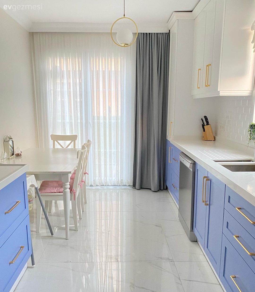 Deniz Manzarası Bu İstanbul Evinin Dışında Değil, İçinde!