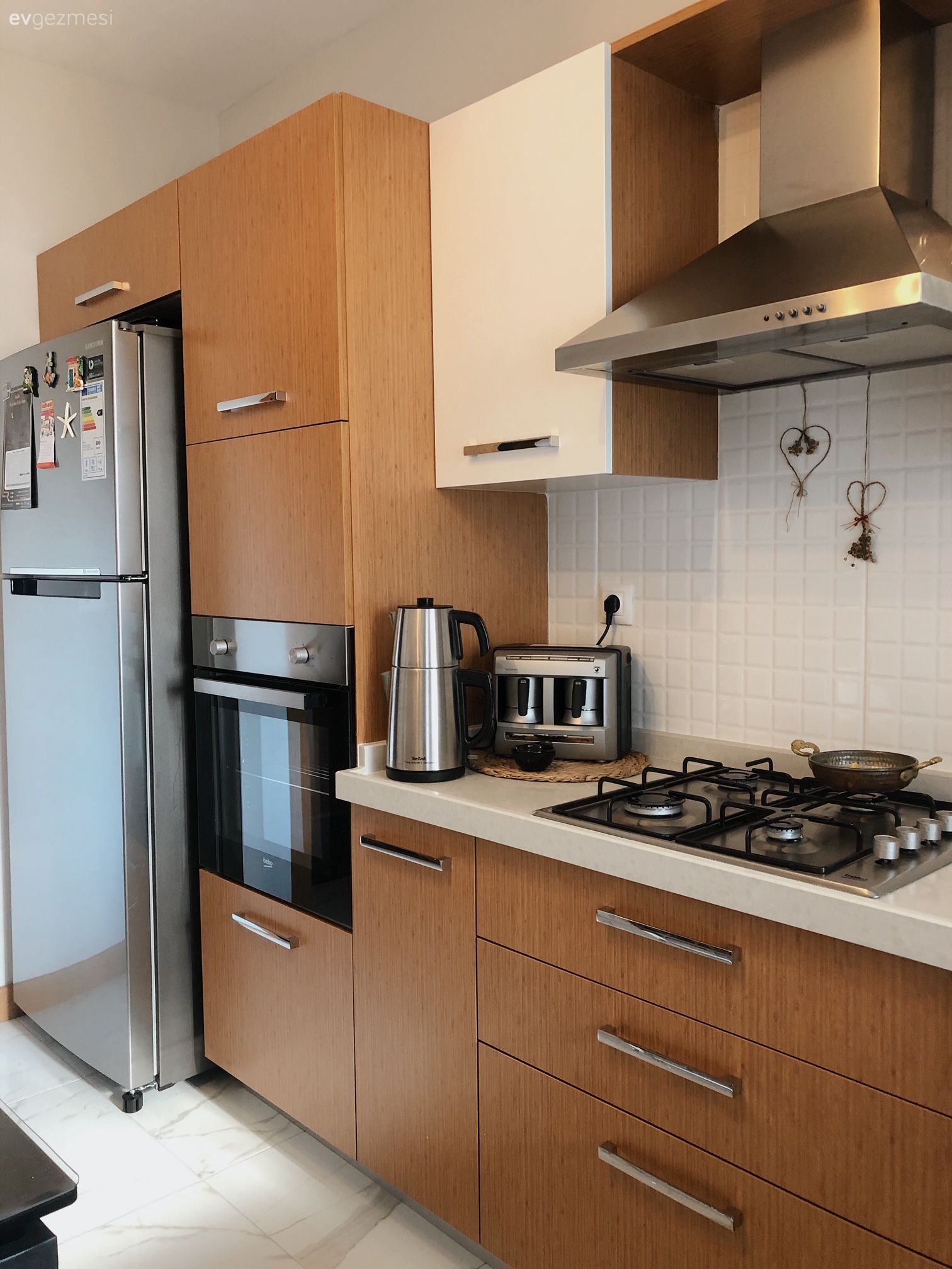 Mutfak, Kahverengi, Krem, Mutfak tezgahı, Mutfak tezgah arası, Mutfak aksesuarları