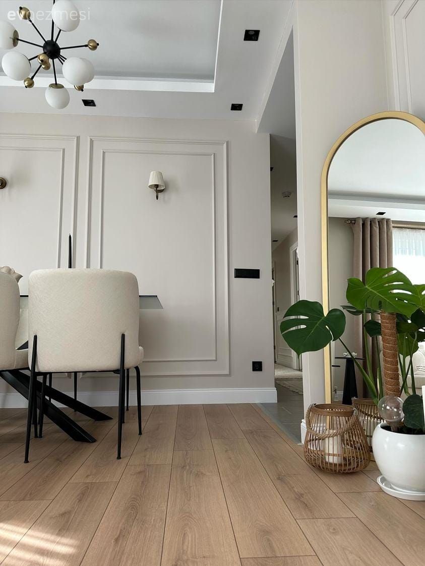 Bu İstanbul Evinde Açık Renkler ve Cam Yüzeyler Ferahlık Kaynağı!