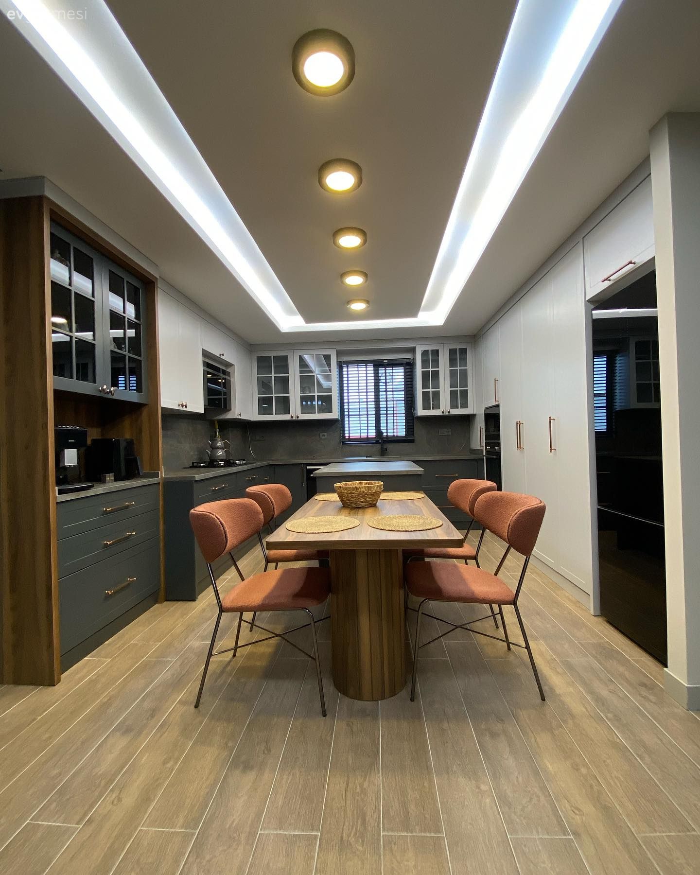 Bu Tokat Mutfağında Gizli Kapının Öte Yanı Kullanışlı Kiler!