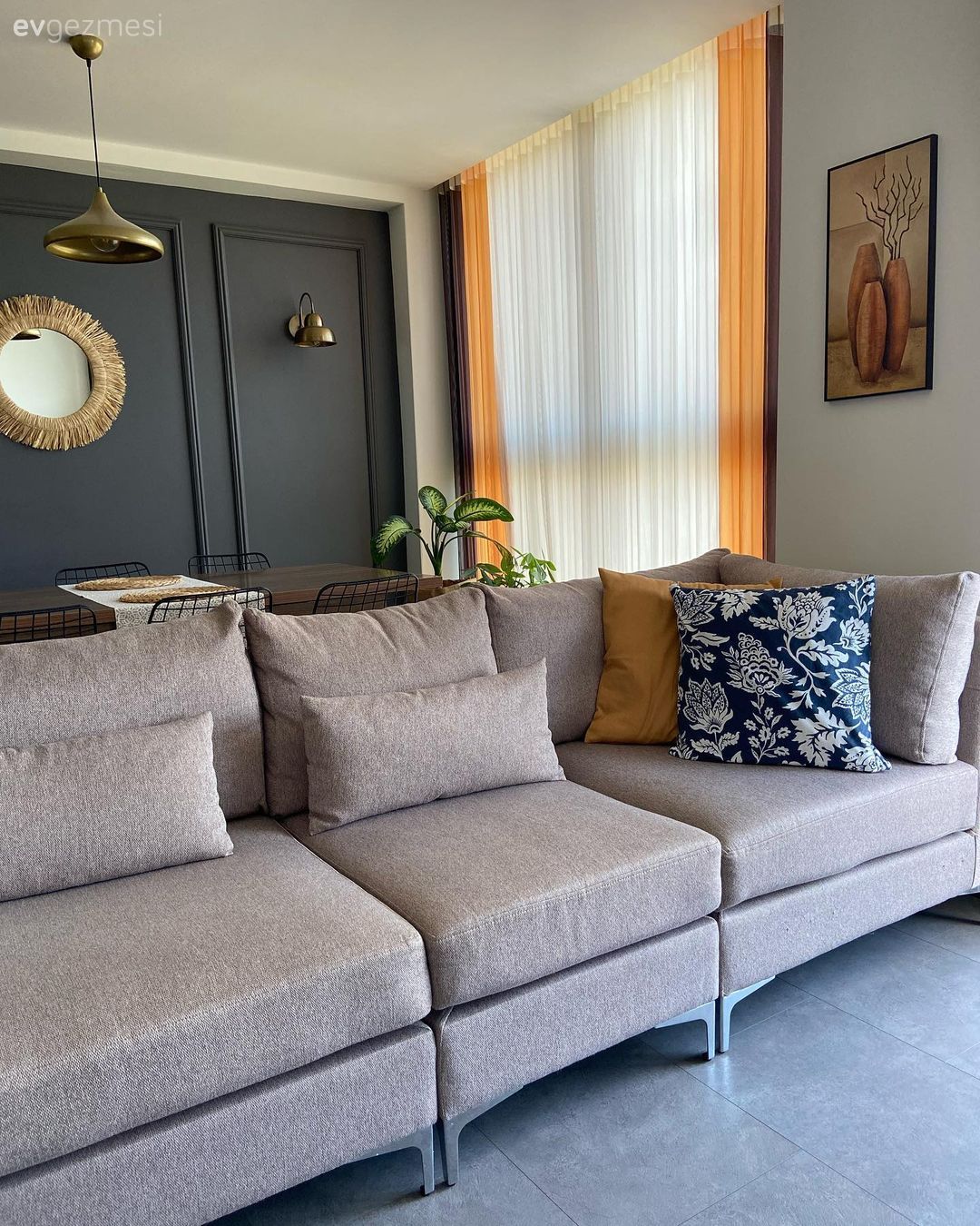 Bu Adana Evinde Hemen Hemen Her Köşe Özel Bir Tasarım Eşliğinde!