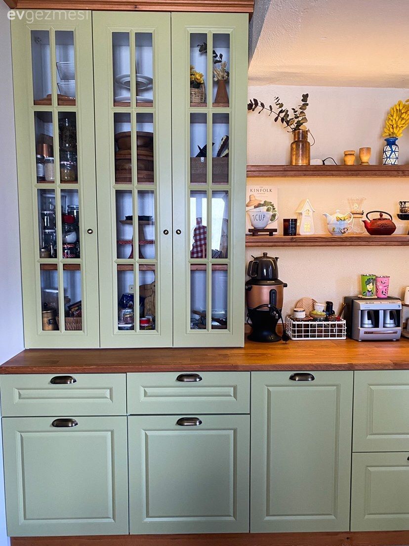 Mutfak, Yeşil, Country, Ahşap mutfak tezgahı, Mutfak tezgahı, Mutfak rafı, Shaker kapaklı dolaplar, Kahve köşesi