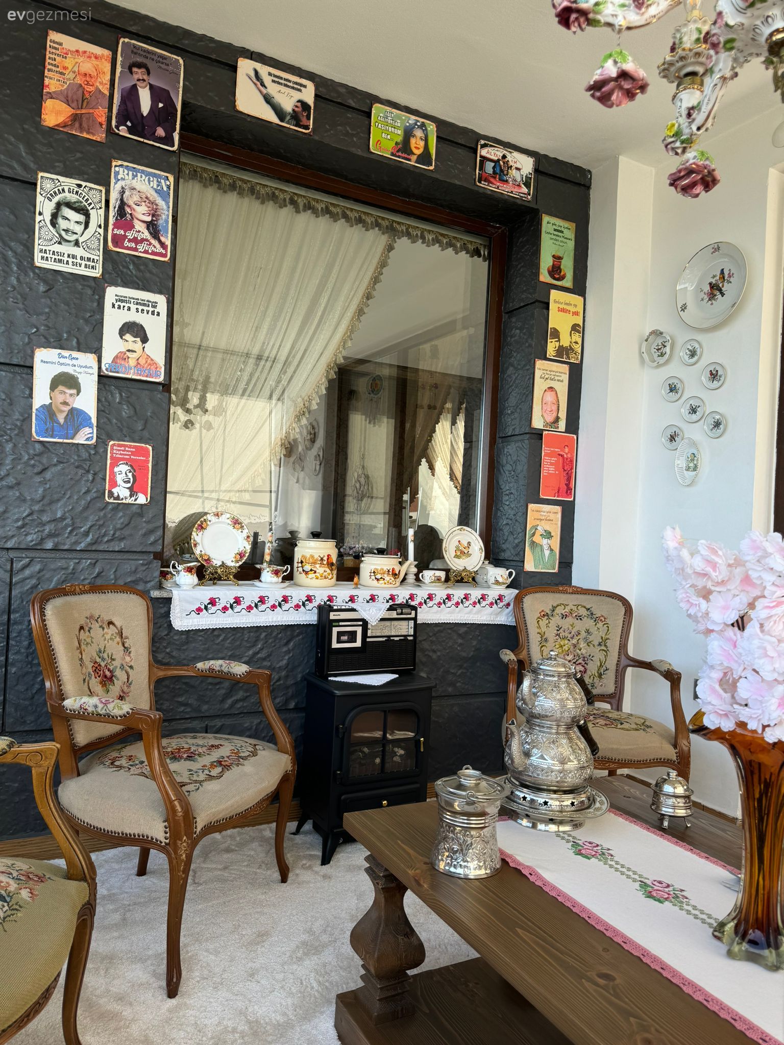 Halıdan Perdeye Her Detayıyla Geçmişe Yolculuk Yapan Bir Trabzon Evi!