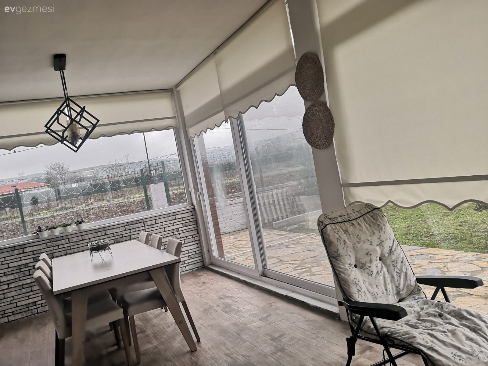 Bu Koca Çiftliğin Dışı Bağ Bahçe İçi Bitmeyen Neşe