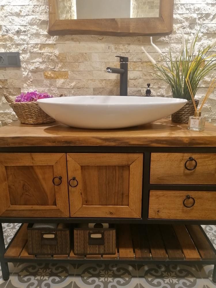 Öncesi Bir Lavabo Bir Klozet Sonrası Tam Anlamıyla Bir Afet!