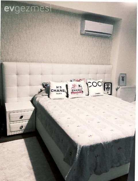 Göz Alıcı Tasarımların Şıklık Kattığı Bir İzmir Evi