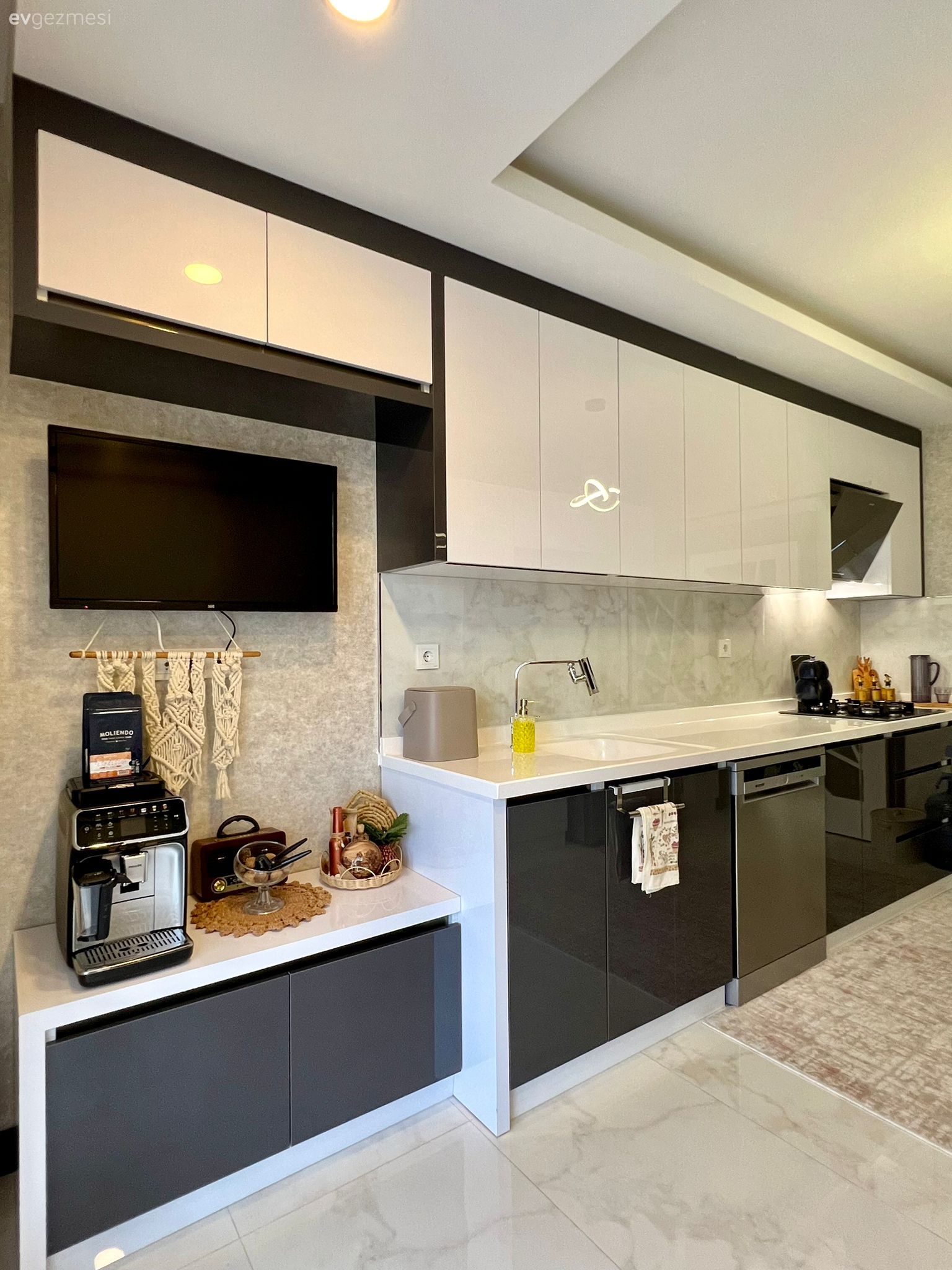 Bu Ankara Evindeki Balkonun Keyfi Pek Bir Yerinde!