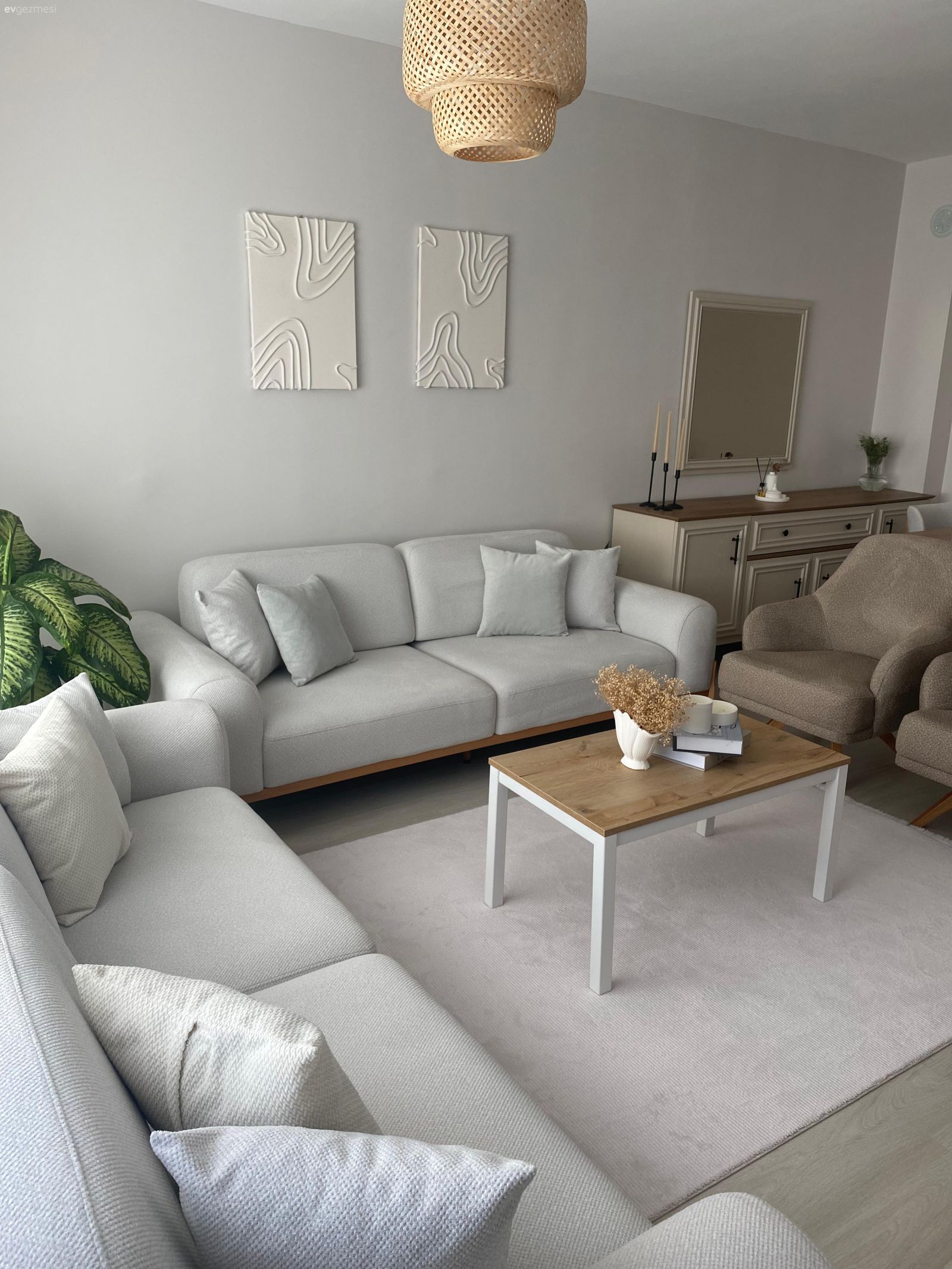 Bakıldığında Lojman Hissi Vermeyen Bu Ev Uyumun Sembolü