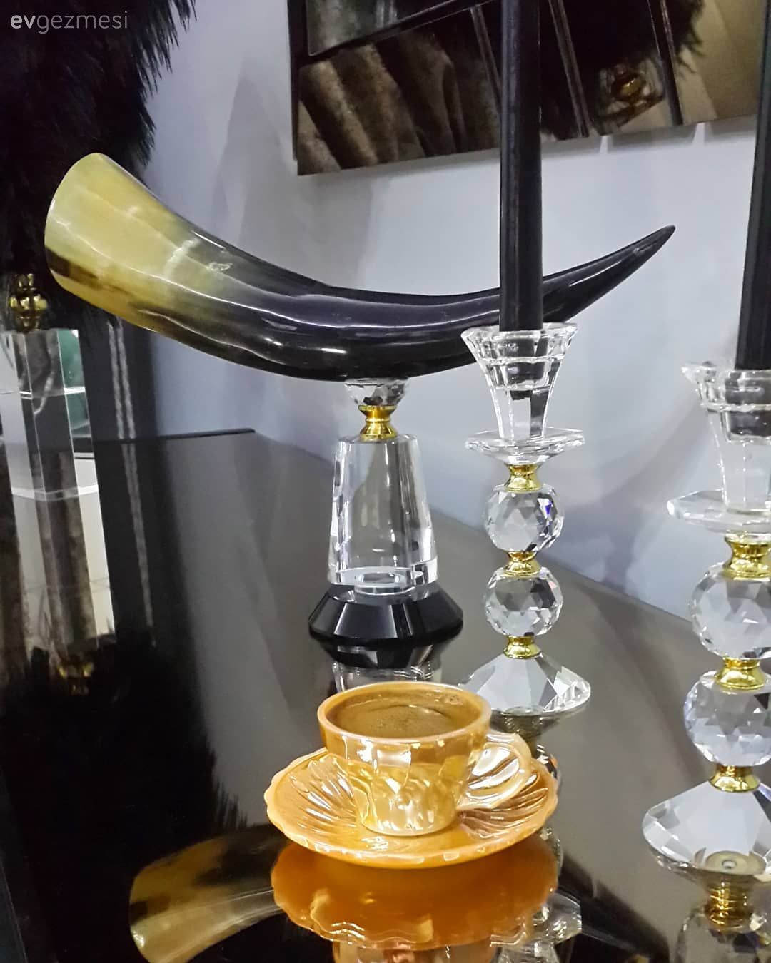 Her Ayrıntısıyla Art Deko Stile Sadık Bir Salon Dekoru