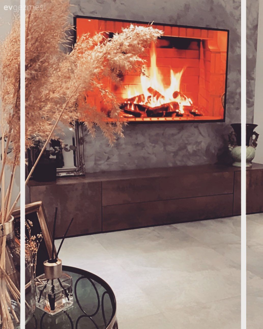 Gri, Tv ünitesi, Tv ünitesi aksesuarları, Ev Aksesuar, Pampas otu, Vazo, Duvar dekorasyonu